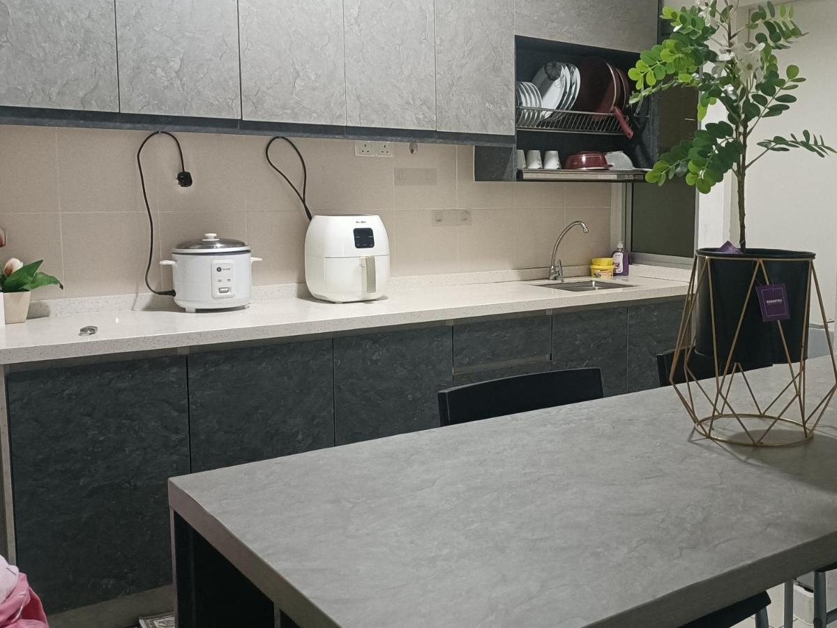 Cikta'Z Homestay Southville City Bangi Kampong Tangkas ภายนอก รูปภาพ